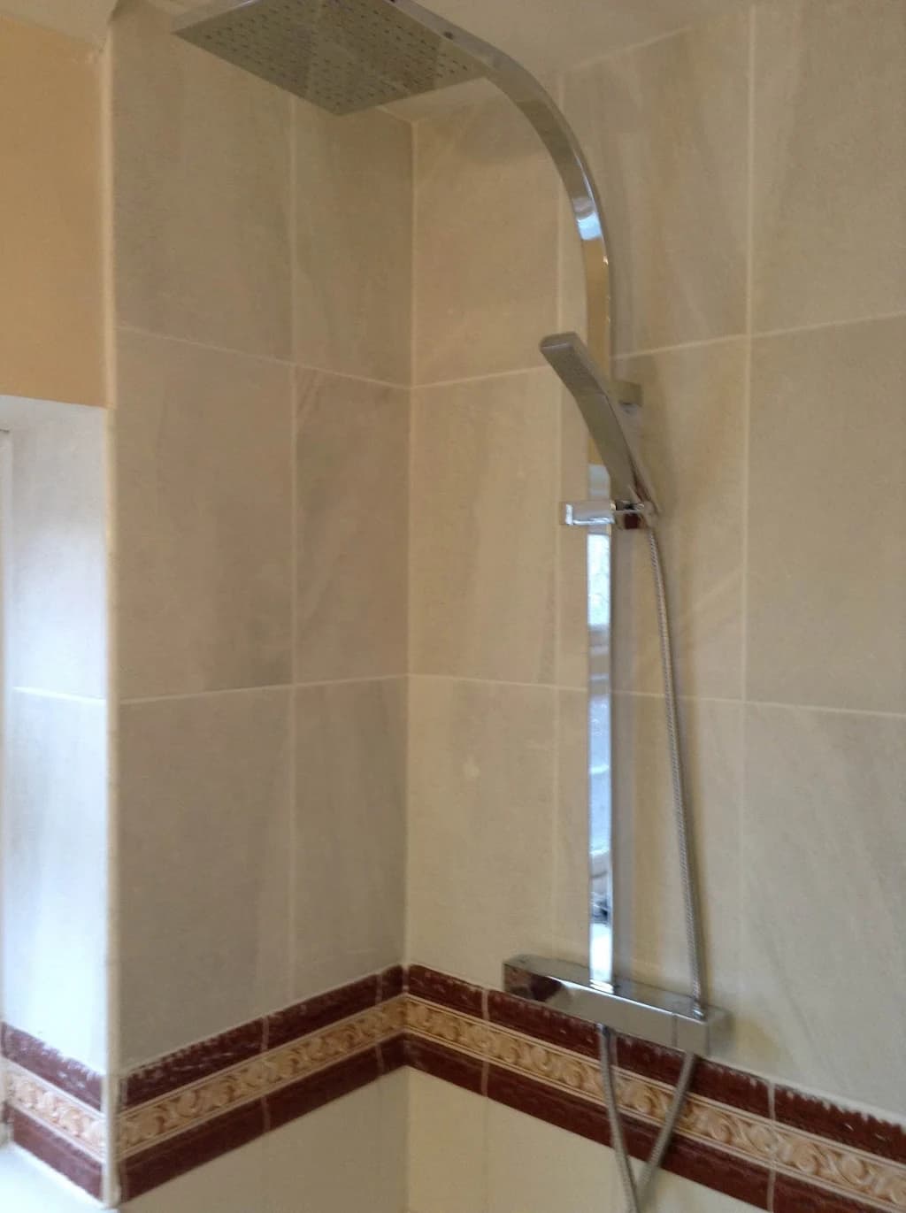 Recent Showers fitted and tiling